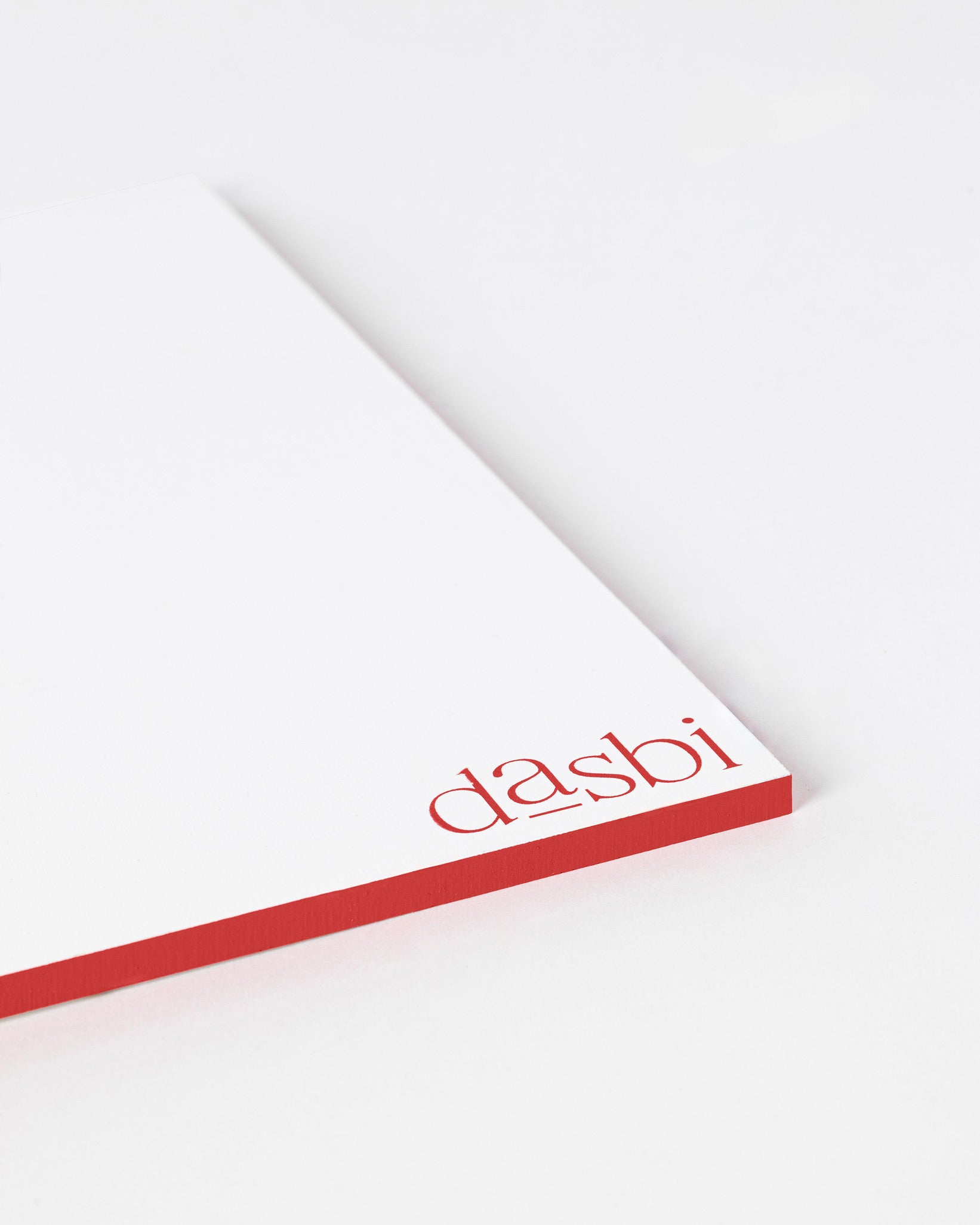 Dasbi cake board, in 6mm customised wood, pink edge