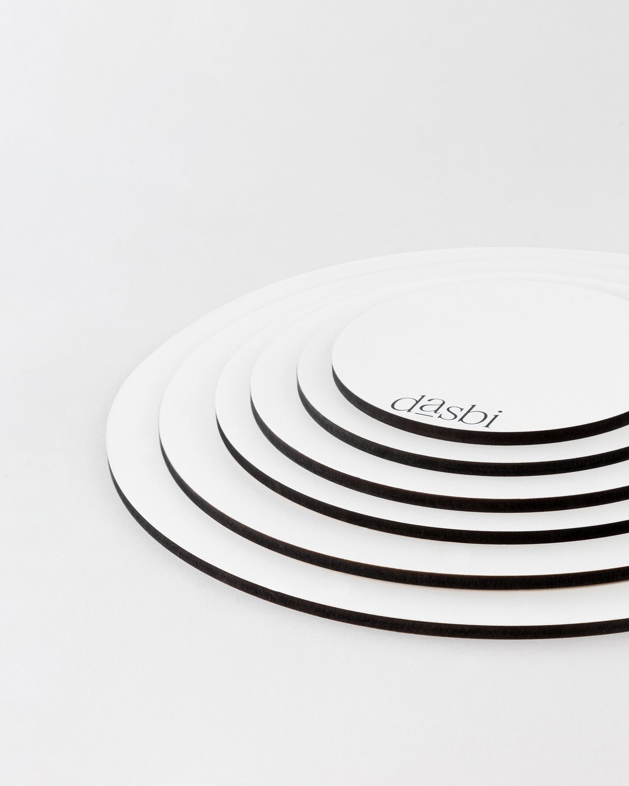 Dasbi personalised cake boards in 6mm masonite, black edge