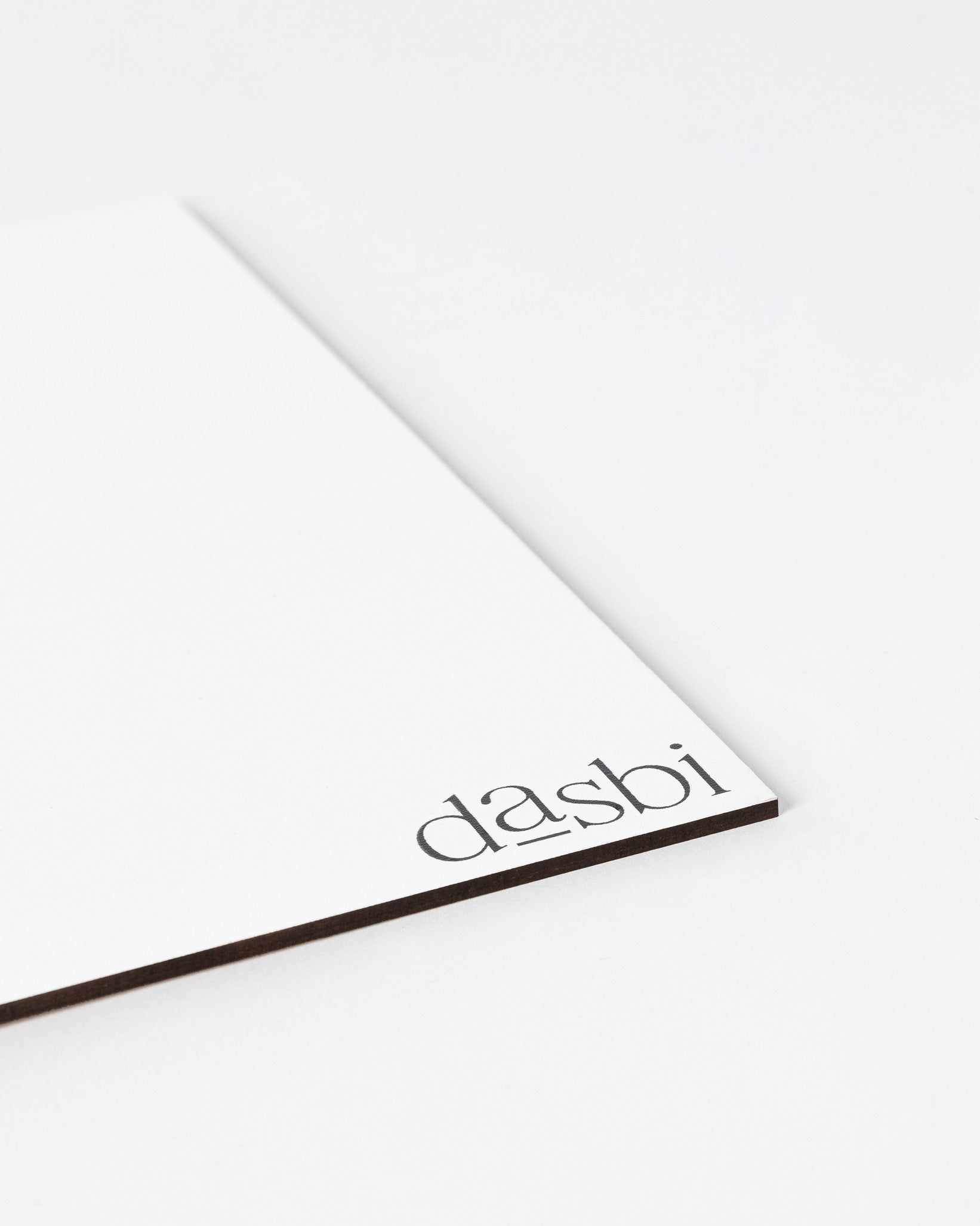 Bases para tartas de 3mm Dasbi, en madera, personalizada, canto negro.