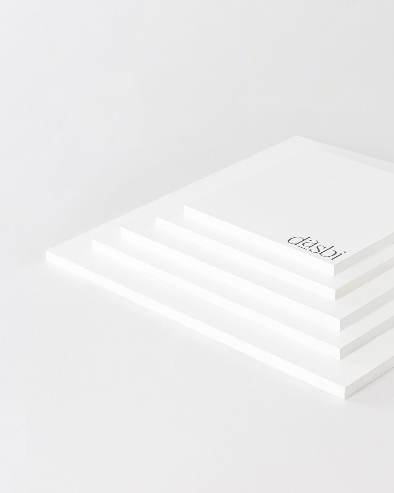 Dasbi cake board, in 9mm customised wood, white edge