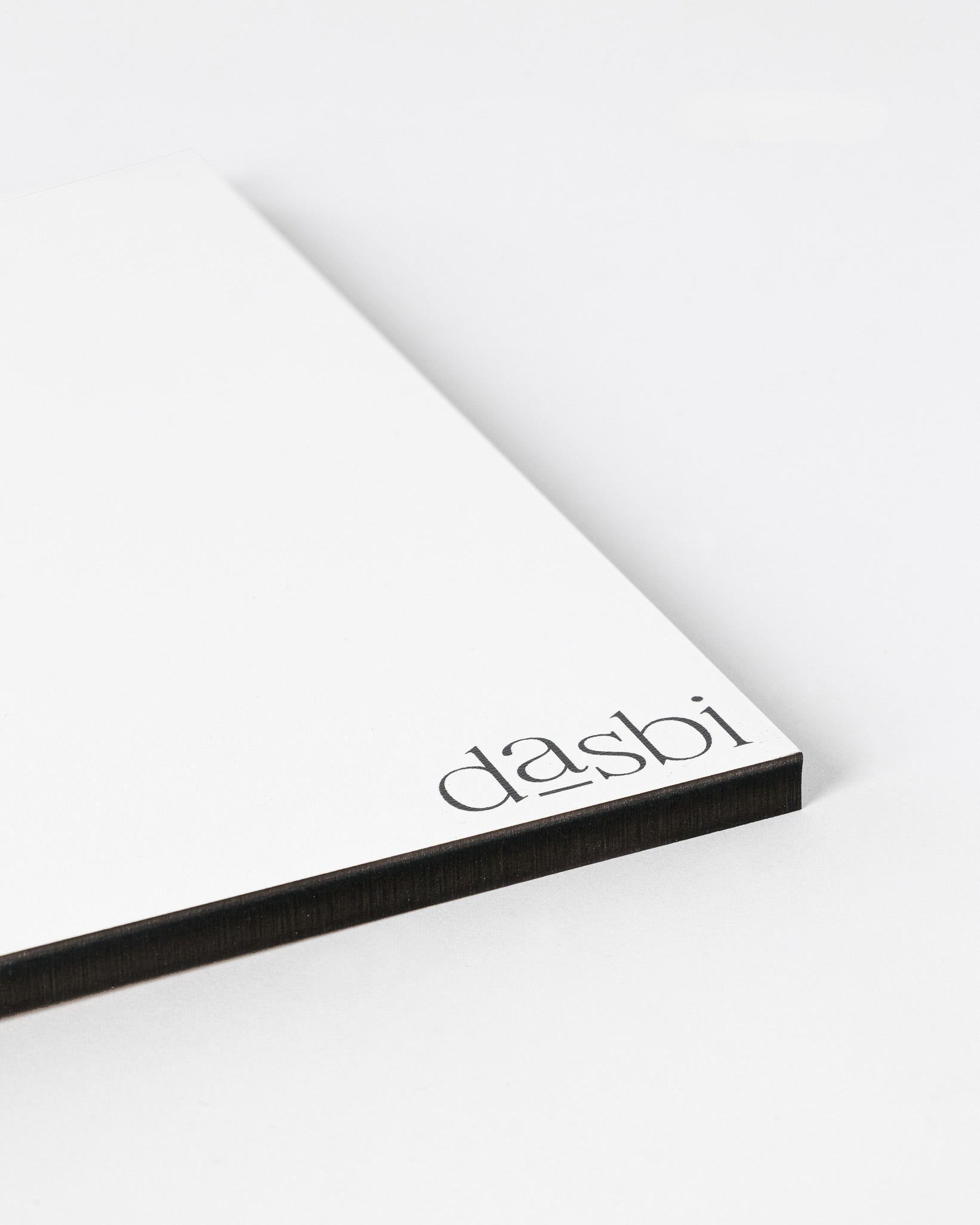 Dasbi cake board, in 9mm customised wood, black edge