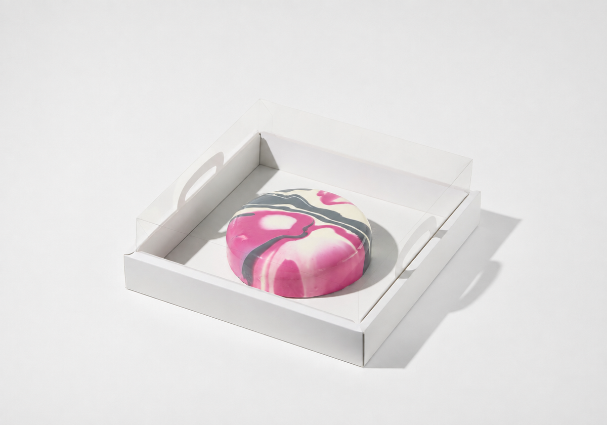 Minimalist entremet box